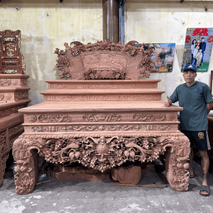 vua sập thờ chân 26